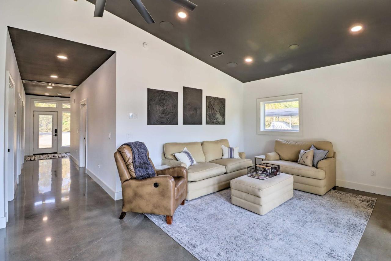 Modern Norfork House With Patio On White River! Exteriör bild
